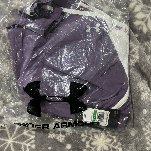 NWT Under Armour Women's Fly by 2.0 Running Shorts Size XL or Large Purple - Picture 5 of 5